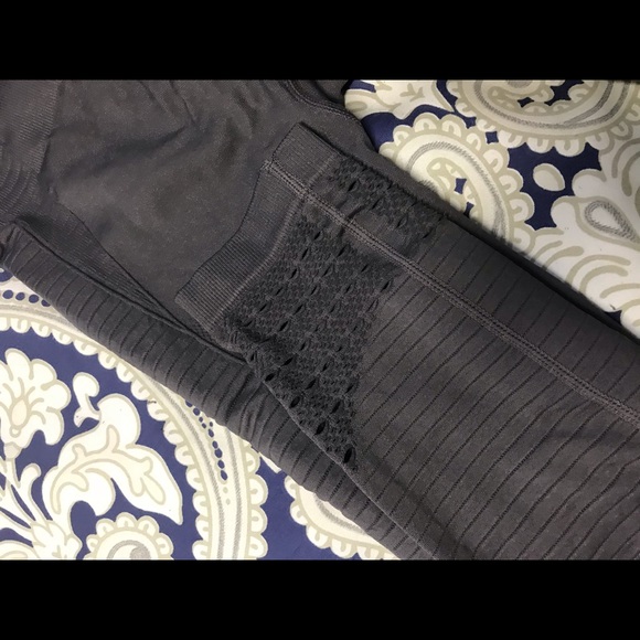 Gymshark leggings SOLD - Picture 3 of 4